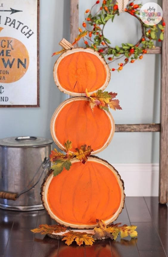 BLOG PHOTO 11 - Reversible Wood Slice Pumpkins and Snowman - Curated by ArtyCraftyCrew