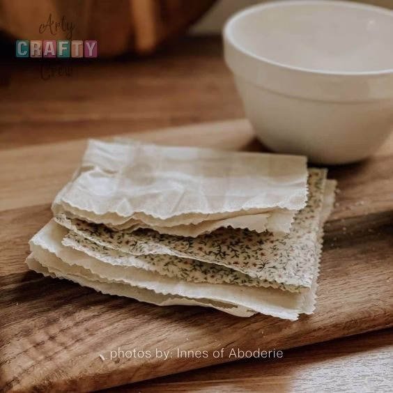 Making DIY Beeswax Wraps - 15 Easy Step-by-Step Homemade Beeswax Wrap Recipes - Tutorials by Arty Crafty Crew